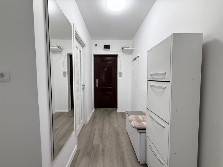Apartament cu 2 camere semidecomandat în Central