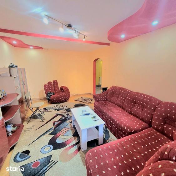 Apartament cu 4 camere decomandat, mobilat în Turnișor