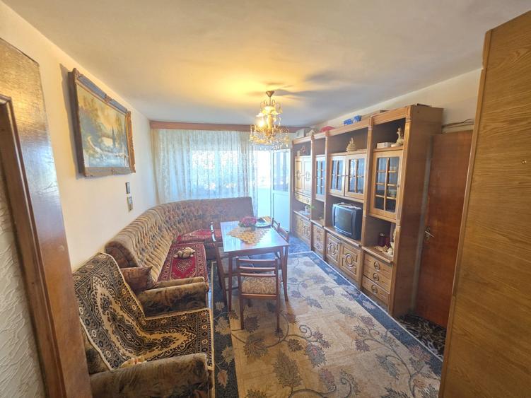 Apartament cu 2 camere semidecomandat în Craiter