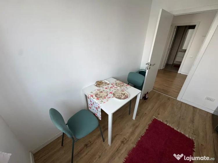 Apartament cu 2 camere decomandat în Păcii