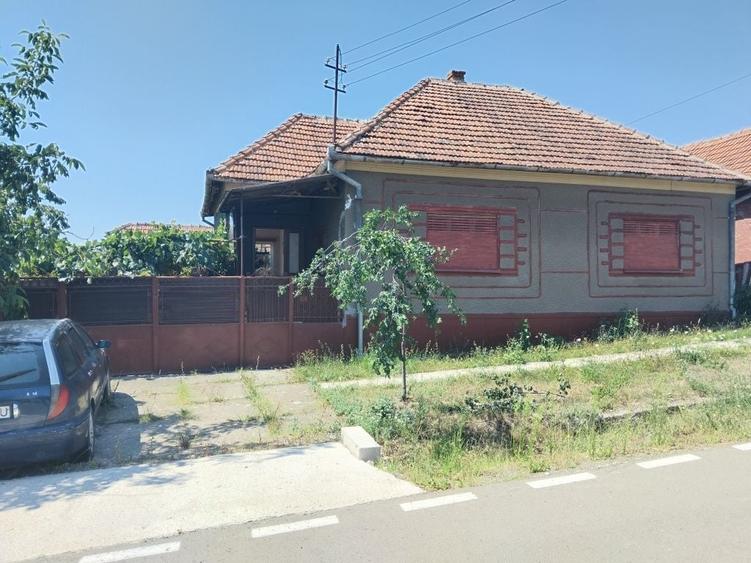 Casă cu 4 camere în Cuied