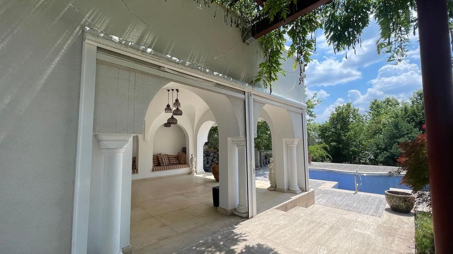 Casă individuală cu 10 camere cu Piscina în Balotești