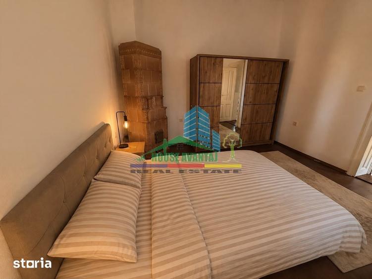 Casă cu 6 camere cu Teren 1657 Mp în Sihlea