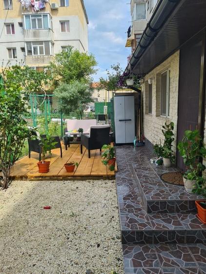 Apartament cu 3 camere decomandat în Mangalia