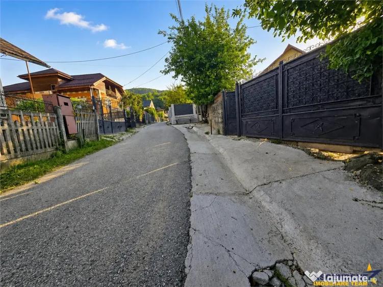 Casă cu 5 camere cu Teren 1917 Mp în Runcu
