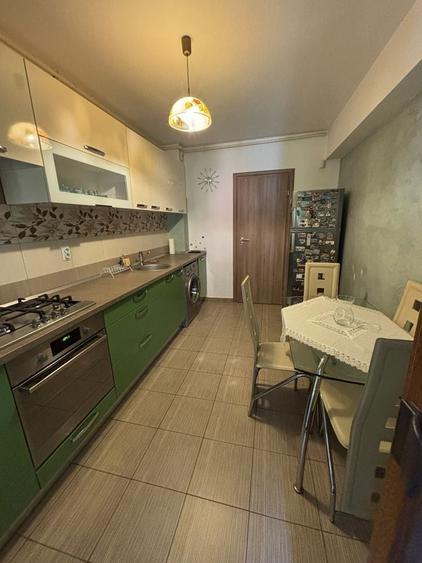 Apartament cu 2 camere decomandat, mobilat în Central