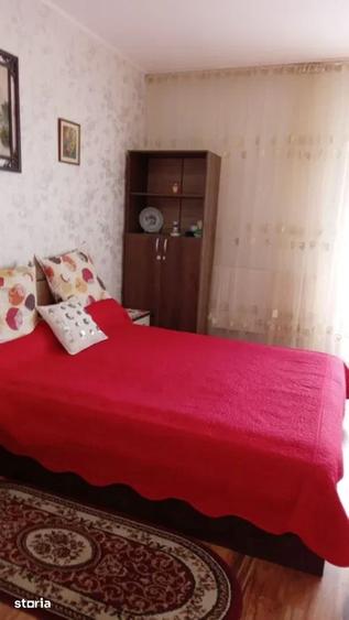 Garsonieră decomandată în Sud