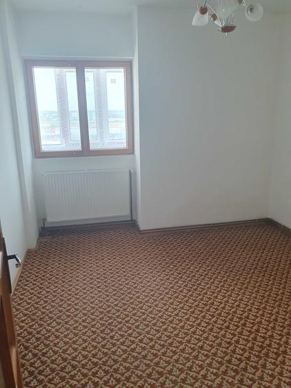 Apartament cu 3 camere decomandat în Micro 3