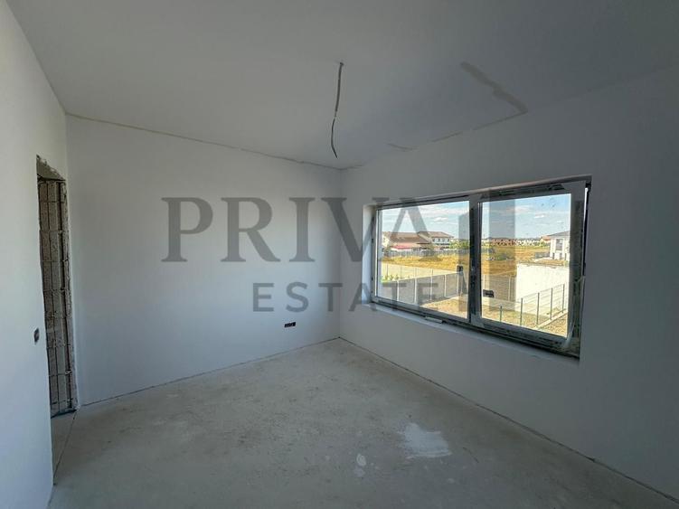 Duplex cu 4 camere cu Canalizare în Moșnița Nouă
