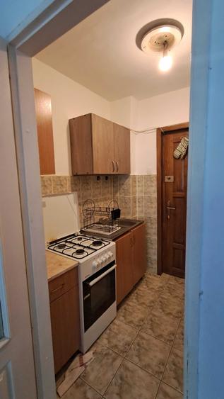 Garsonieră decomandată în Central