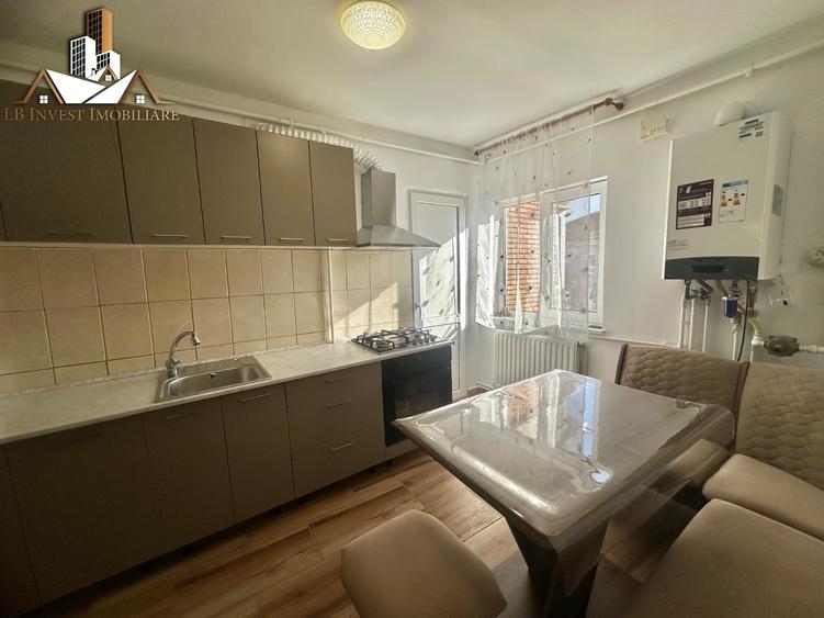 Apartament cu 4 camere decomandat, mobilat în Bucovina