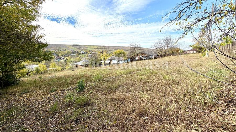 Casă individuală cu 4 camere cu Teren 2099 Mp în Popricani
