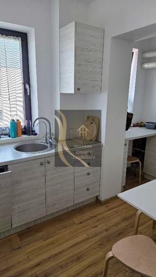 Apartament cu 4 camere decomandat în Tineretului