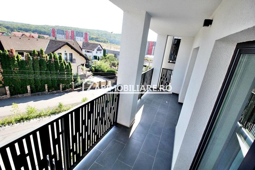 Apartament cu 3 camere decomandat, mobilat în Tudor