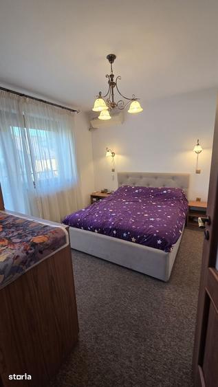 Apartament cu 4 camere decomandat în Florești