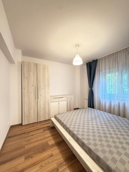 Apartament cu 4 camere decomandat în Rahova