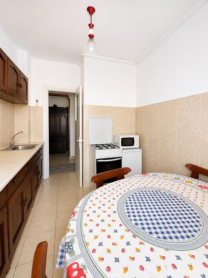Apartament cu 3 camere decomandat în Dacia