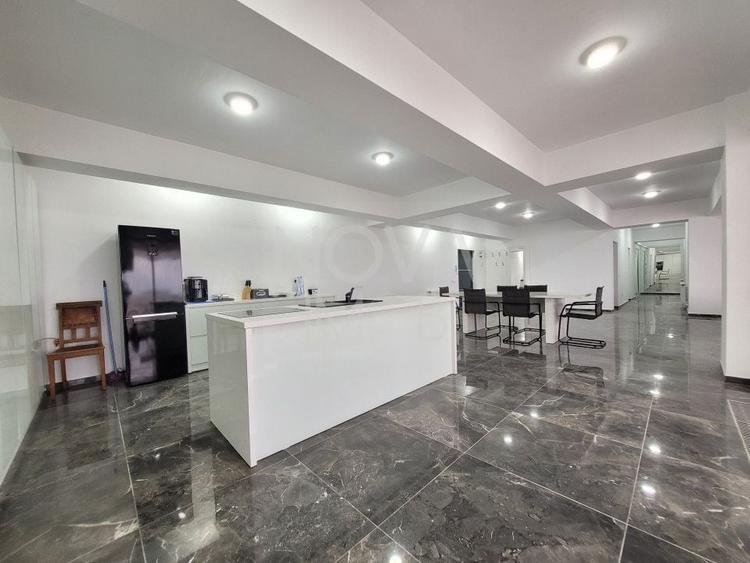 Penthouse cu 4 camere decomandat, mobilat în Mihai Viteazul