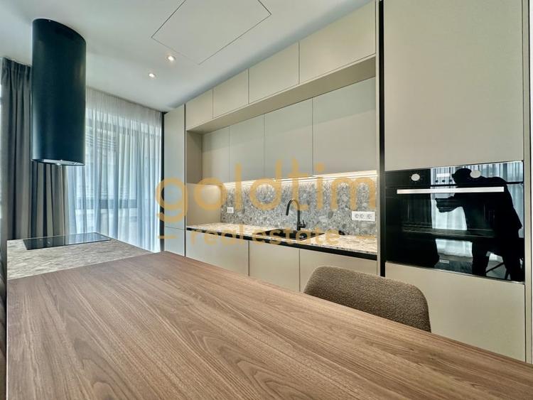 Apartament cu 4 camere decomandat, mobilat în Barbu Văcărescu