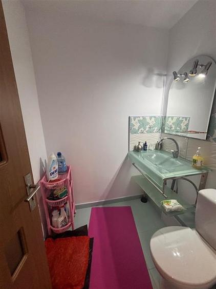 Apartament cu 3 camere decomandat în Calea București