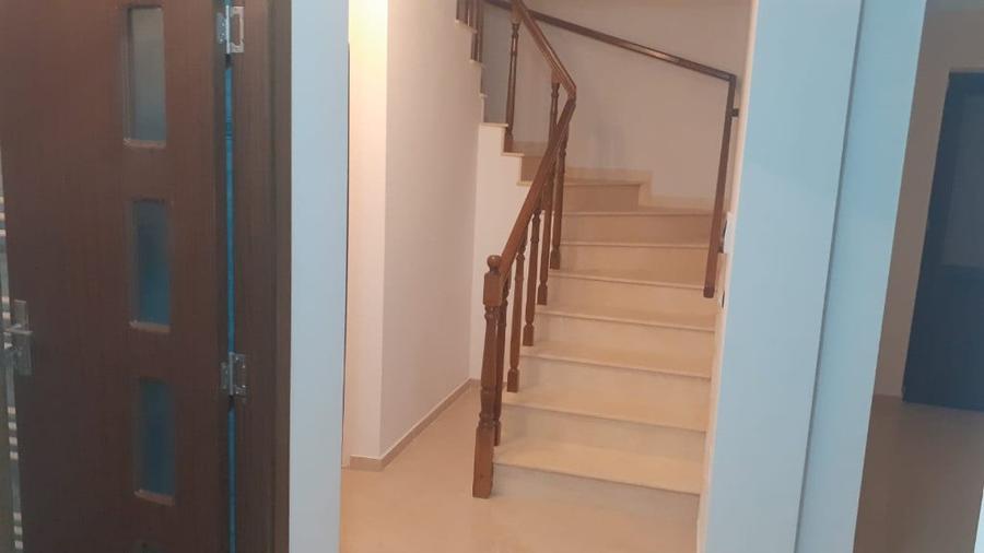 Casă cu 4 camere cu Teren 601 Mp în Vânători