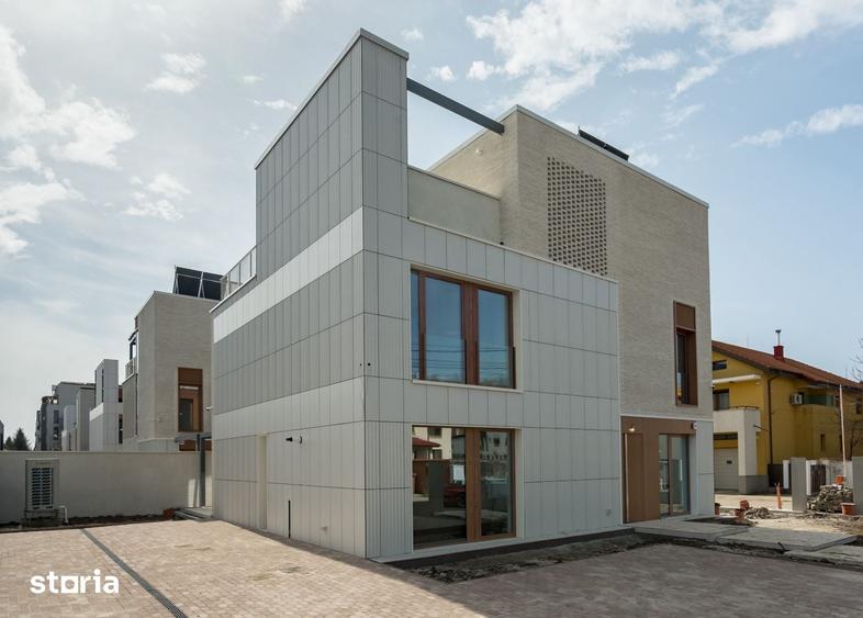 Casă cu 6 camere cu Teren 425 Mp în Nord