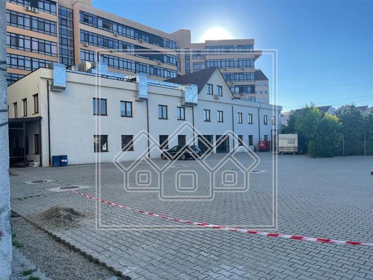 Spațiu comercial, de 94.150001525879 mp, în Aeroport