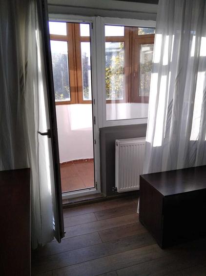 Garsonieră decomandată în Uverturii