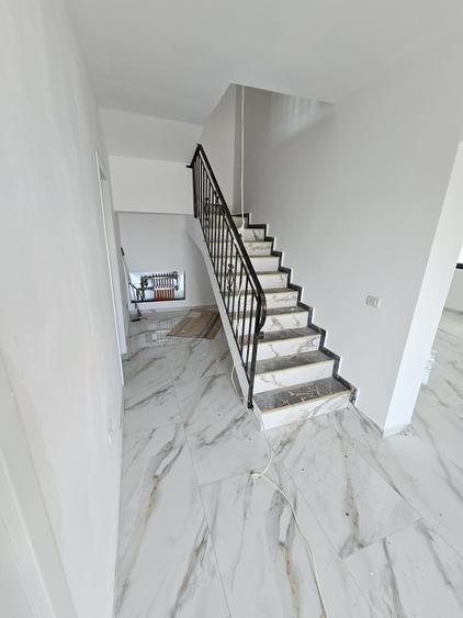 Casă cu 4 camere în Letea Veche