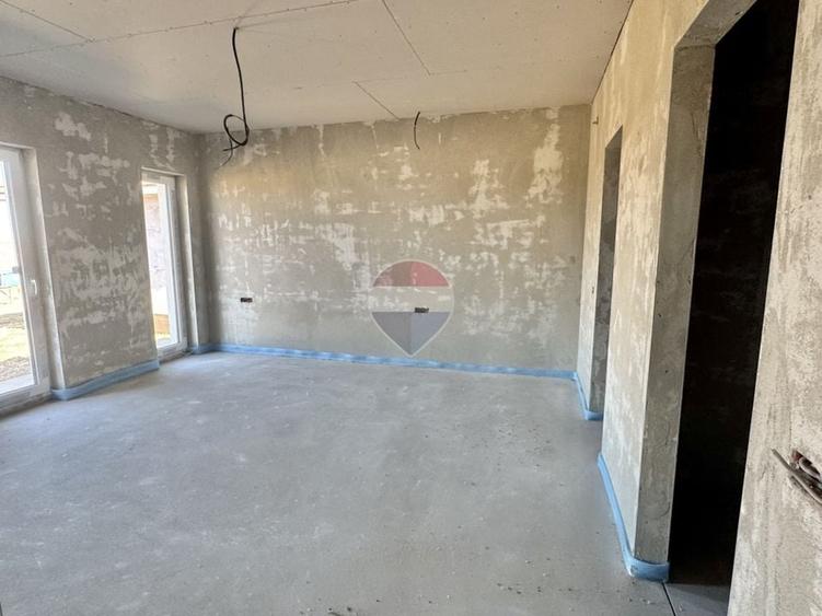 Casă individuală cu 4 camere cu Teren 800 Mp în Livada de Bihor