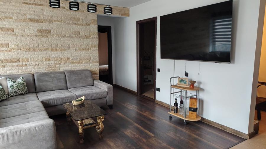 Apartament cu 3 camere semidecomandat în Florești