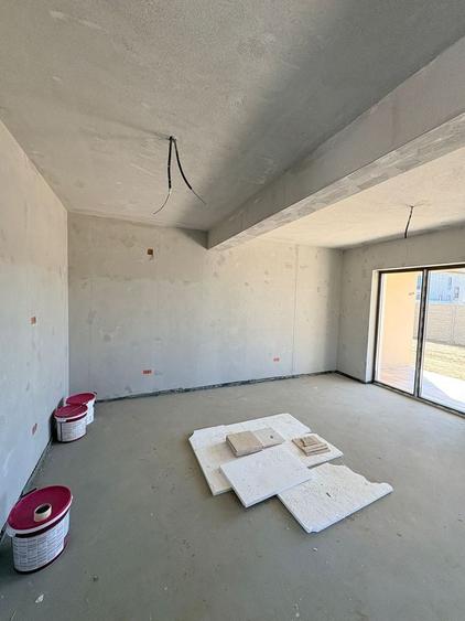Duplex cu 5 camere cu Canalizare în Chișoda