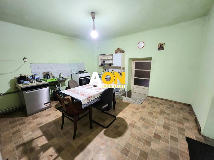 Casă individuală cu 4 camere cu Teren 450 Mp în Periferie