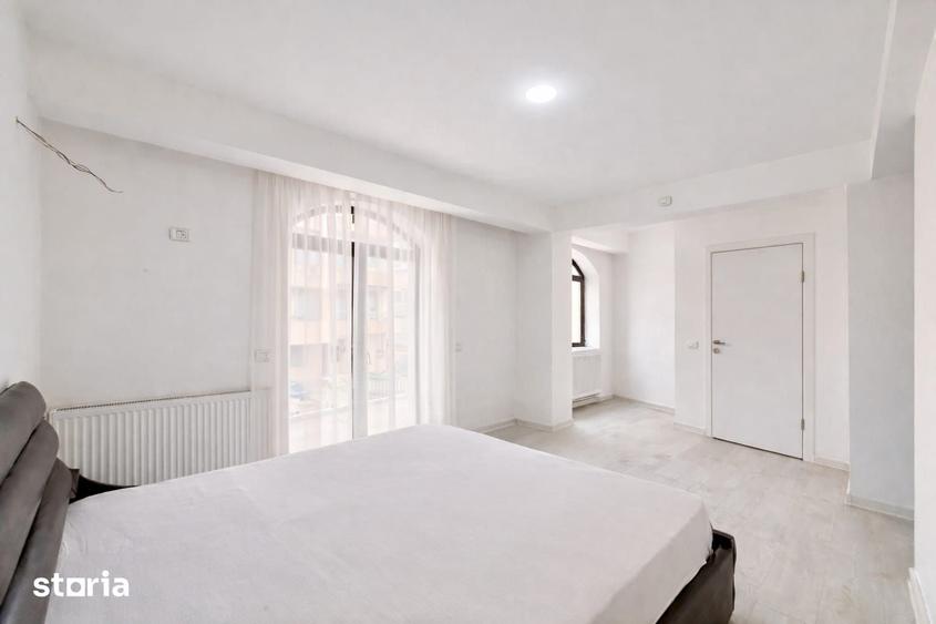 Casă cu 6 camere decomandat cu Teren 719 Mp în Ghencea