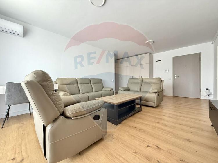 Apartament cu 2 camere semidecomandat, mobilat în Sopor