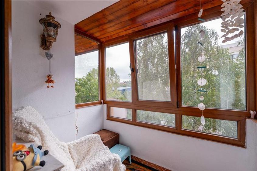 Casă individuală cu 5 camere cu Canalizare în Bucium