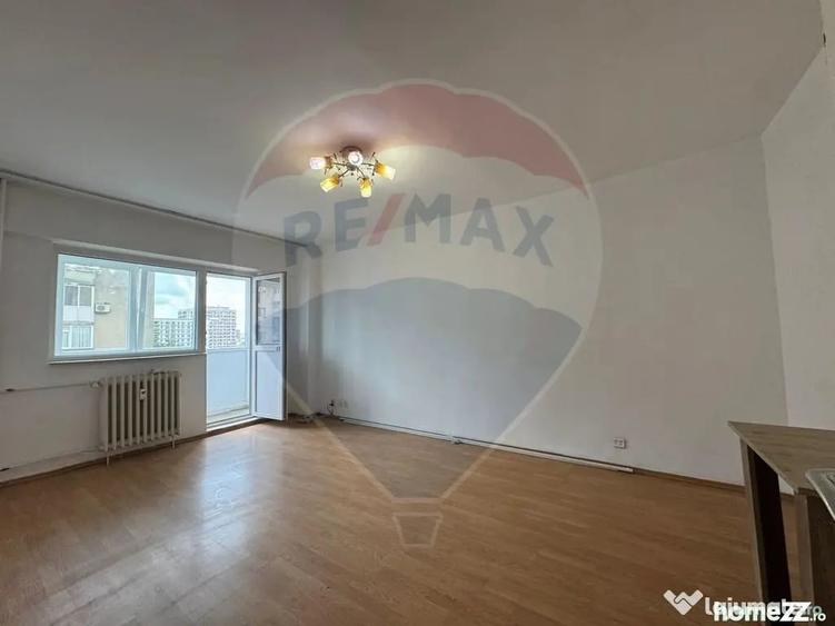 Apartament cu 3 camere decomandat în Valea Ialomiței
