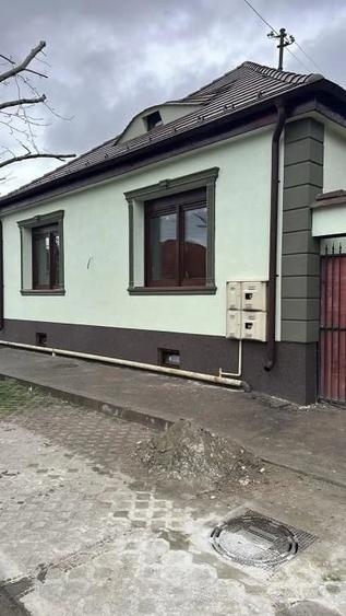 Casă cu 4 camere cu Teren 400 Mp în Piața Cluj