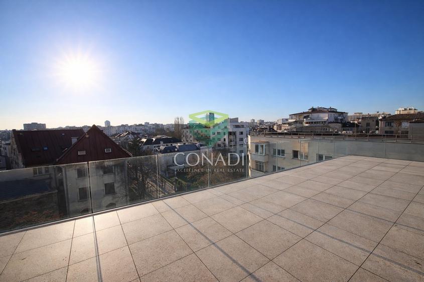 Apartament cu 5 camere decomandat în Dacia