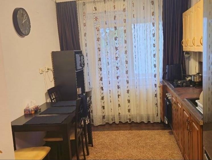 Apartament cu 2 camere semidecomandat, mobilat în Sebastian