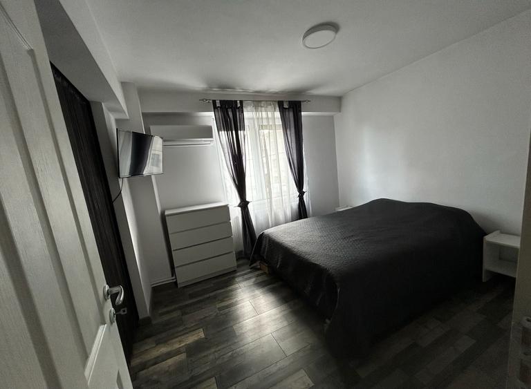 Apartament cu 3 camere decomandat în Bâlc
