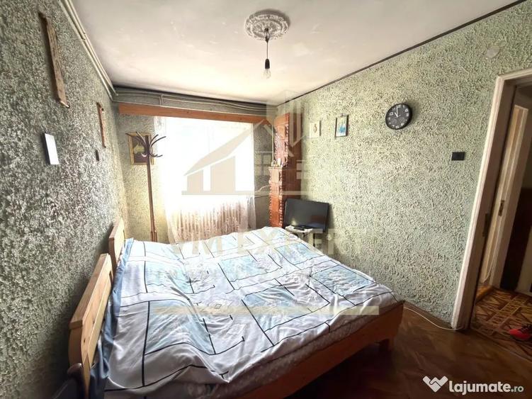 Apartament cu 3 camere semidecomandat în Central