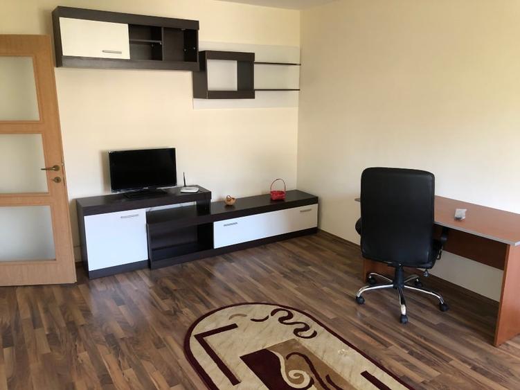 Apartament cu 2 camere decomandat, mobilat în Apărătorii Patriei