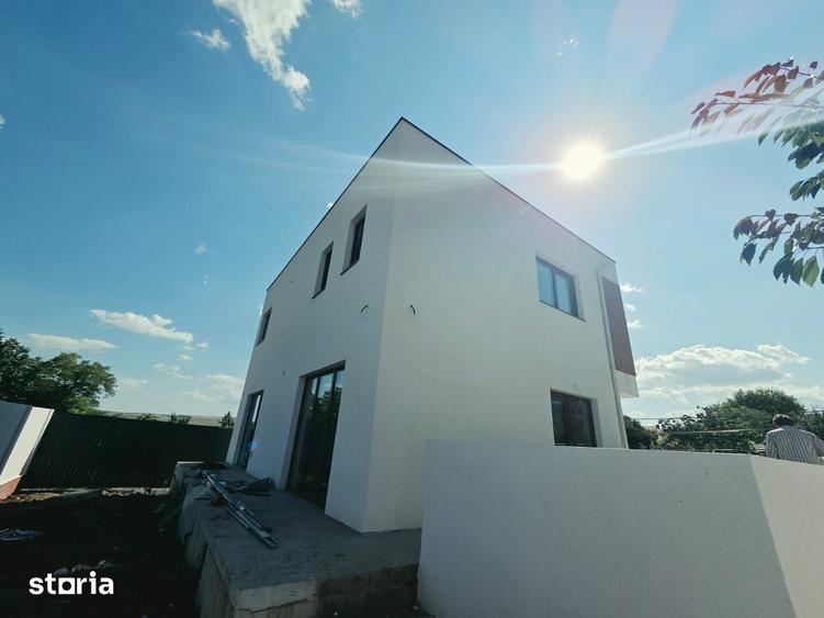 Casă cu 4 camere cu Teren 213 Mp în Central