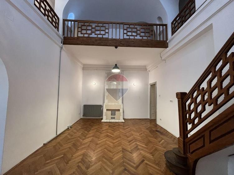 Apartament cu 4 camere circular în Dacia