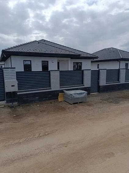 Casă cu 4 camere cu Teren 500 Mp în Tărlungeni