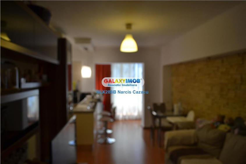 Apartament cu 3 camere decomandat, mobilat în Baicului