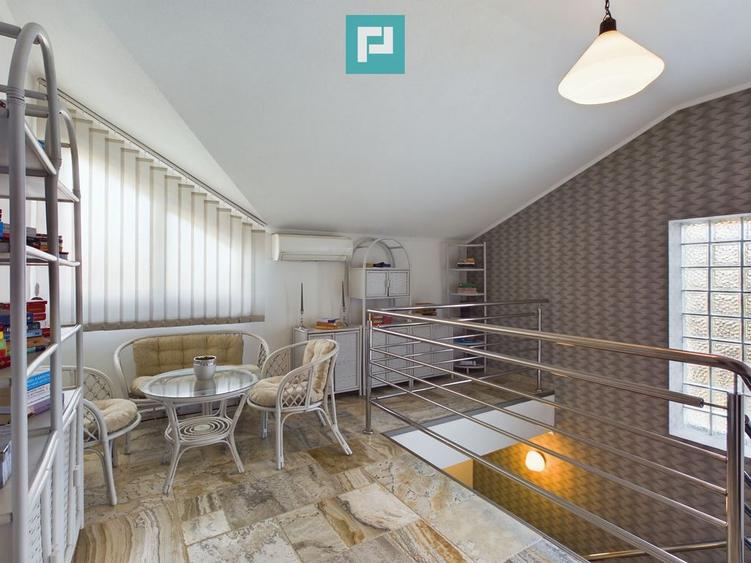 Casă cu 5 camere cu Teren 750 Mp în Grădiște