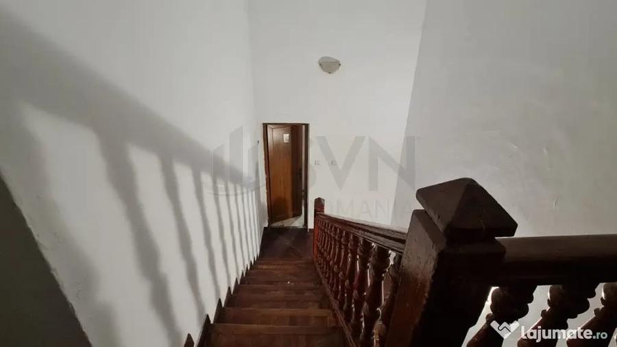 Casă cu 5 camere cu Teren 226 Mp în Central