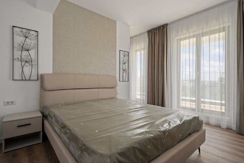 Penthouse cu 3 camere decomandat în Prelungirea Ghencea